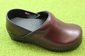 Women's Cabrio Clog - Burgundy Leather